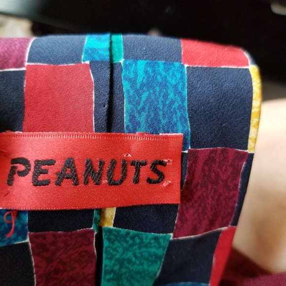 Peanuts Men's Necktie - Picture 2 of 2